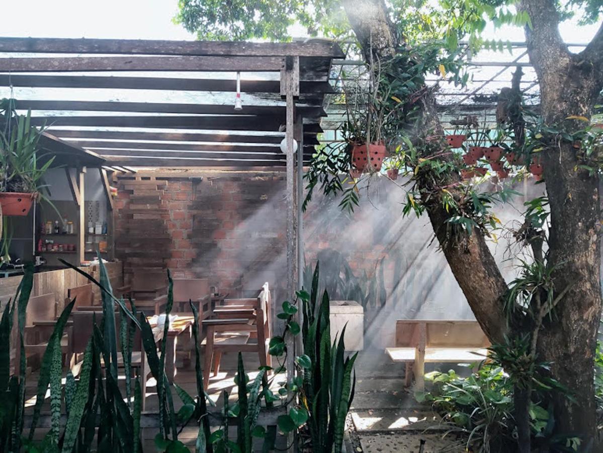 Homestay Vuon Nhan Pleiku Extérieur photo